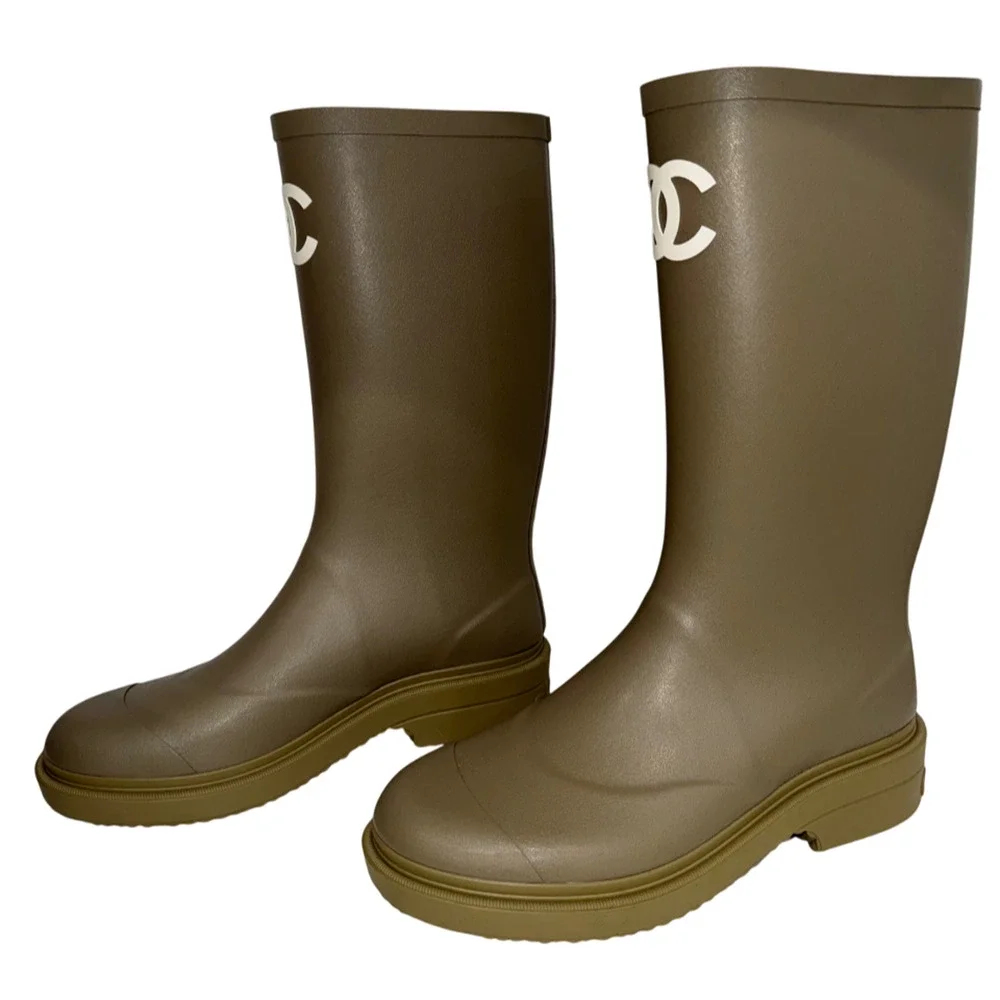 Chanel REV Dark Beige Moss Green White CC Logo High Pull On Rubber Rain Boots 41